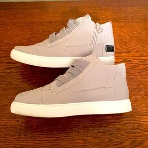 Midtop sneaker in grey